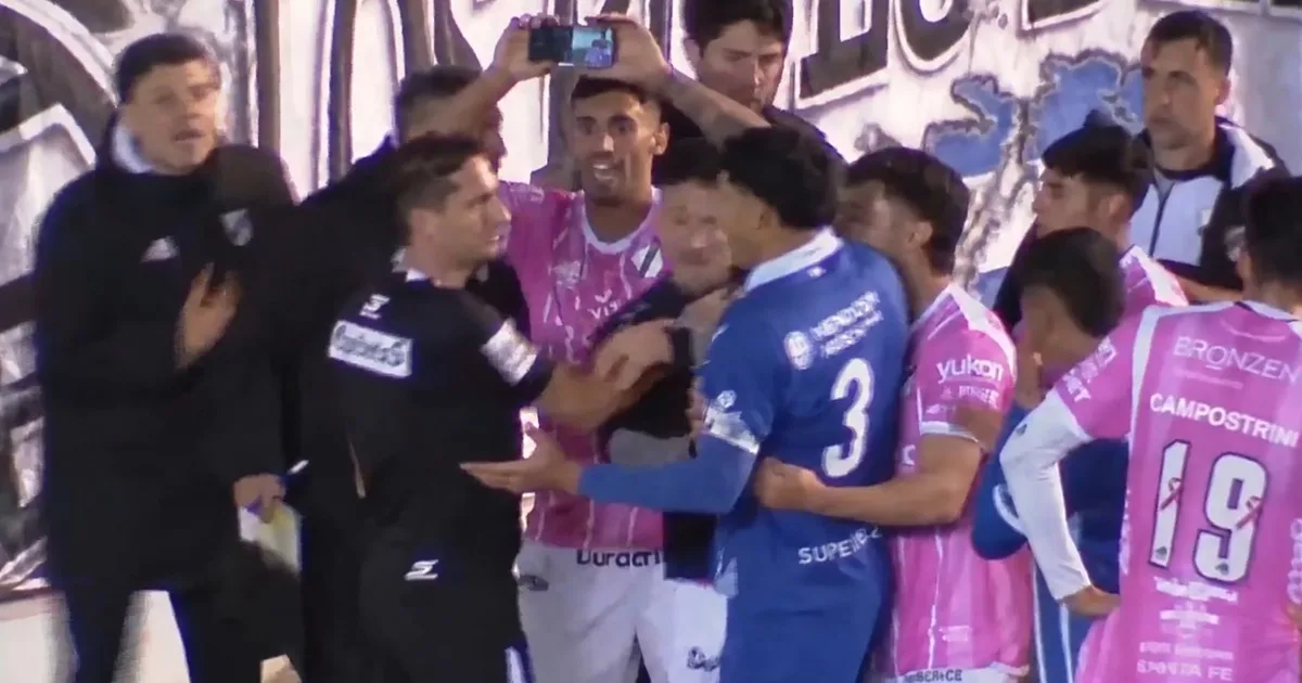 Nicolás Lamolina negó haber anulado el penal para Godoy Cruz tras verlo en un celular: "Hice un esfuerzo muy grande para no mirar la imagen"