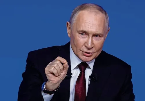 Despliegue de tropas europeas en Ucrania "equivaldría a una guerra con Rusia", advierte Putin; no ve razón para un conflicto con Europa