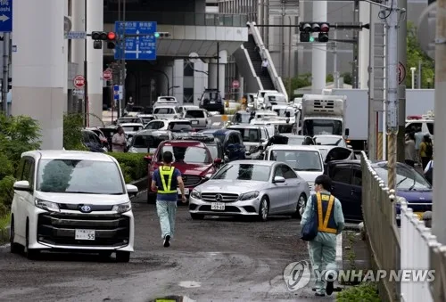 日 지바현 기록적 폭우에 거리 방치 차량만 2천700대 확인