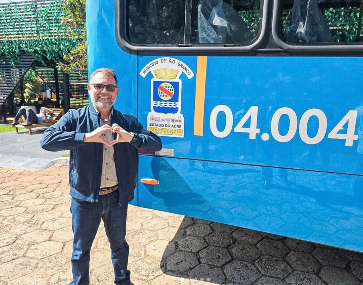 Em São Paulo, Alysson Bestene visita fabricação dos novos ônibus para Rio Branco