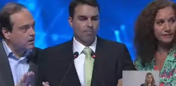 Jandira ironiza ida de Flávio à Globo e relembra mal-estar: 'Beba água'