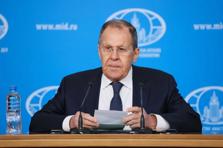 Лавров встретится с главой дипслужбы Ватикана в Москве