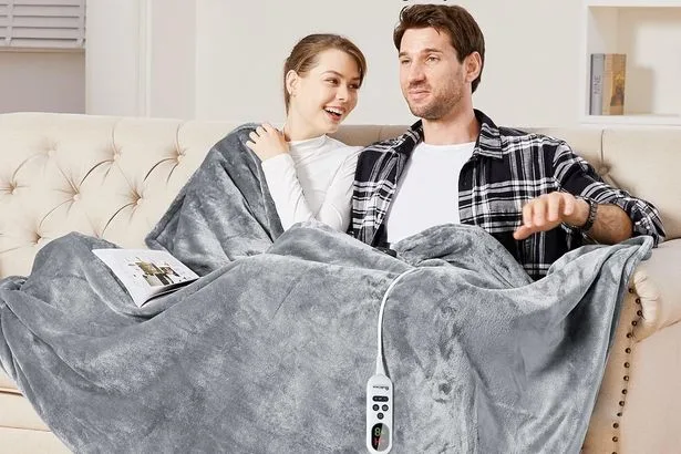 Heated blanket 'covers two people comfortably' and 'gets properly warm'