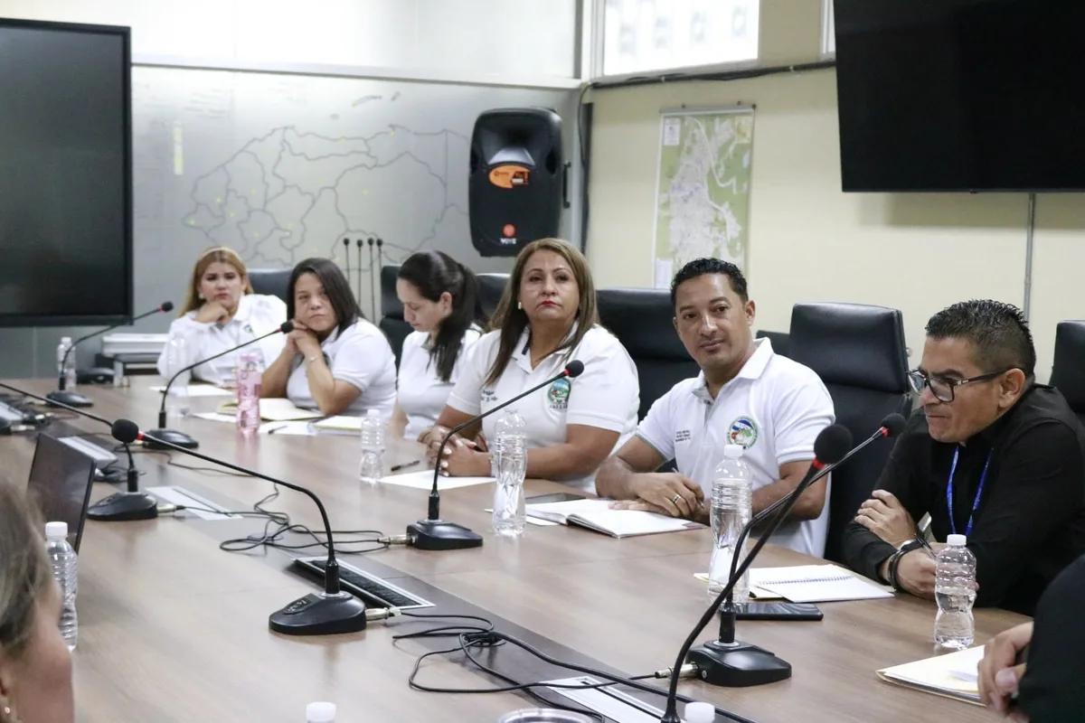 Honduras: enfermeros y salud acuerdan reintegro de personal y dejan sin efecto protestas anunciadas