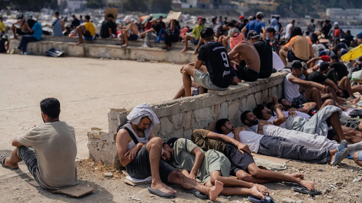 El Trampolín dividido entre marroquíes del norte contra los del sur, argelinos y subsaharianos: "Nosotros racionales, ellos bestias"