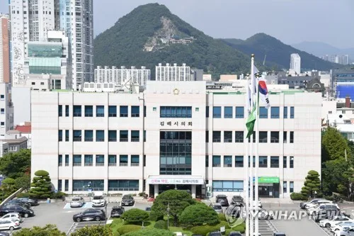 "김해 장유인구 18만, 장유 4동 신설해야"…시의회 5분 발언