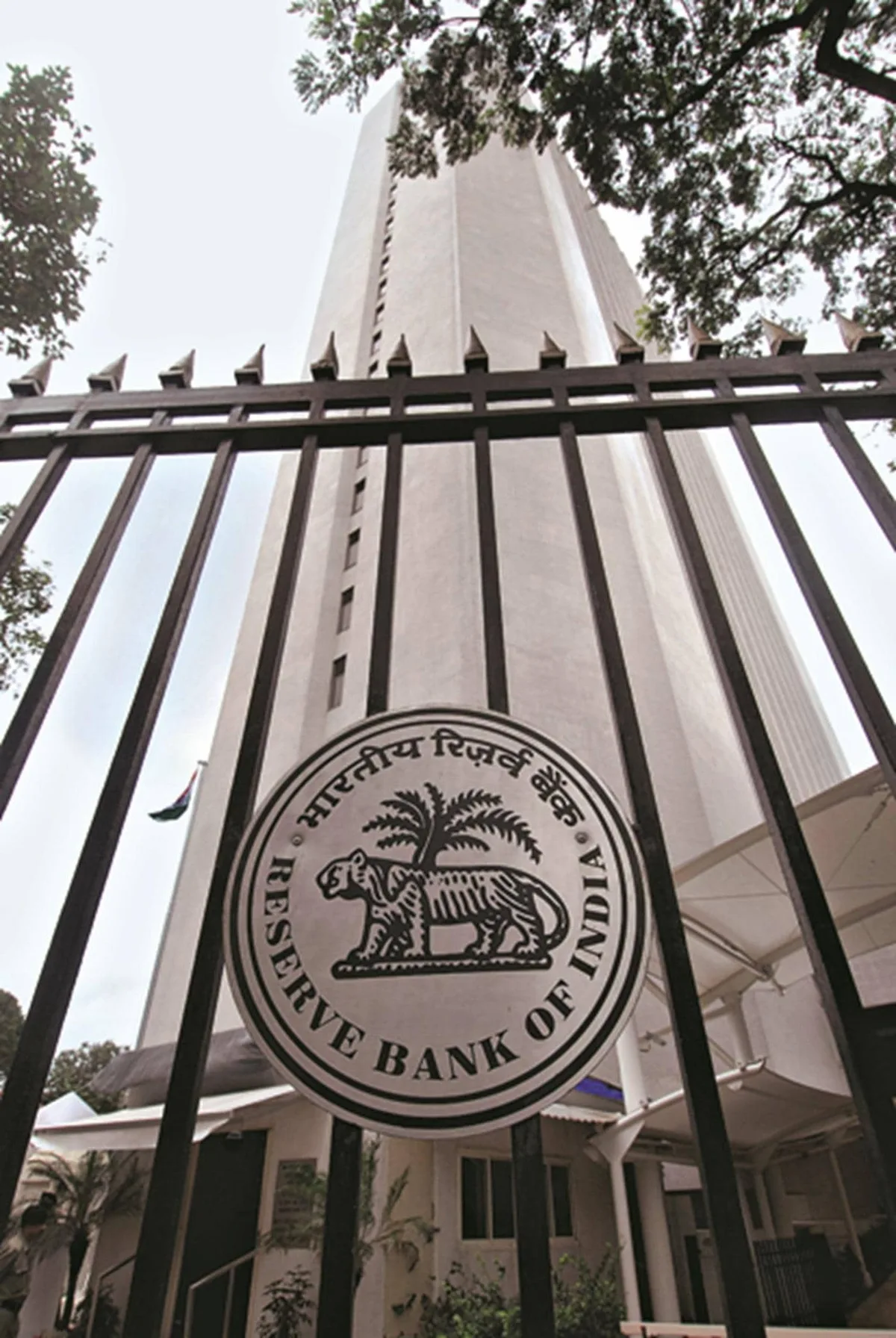 RBI should widen LAF corridor to stabilise financial markets: SBI report