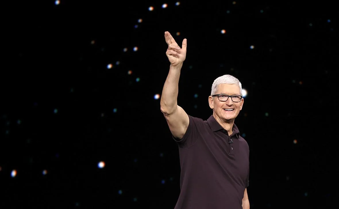 Тим Кук получит $47 млн от Apple после ухода с поста гендиректора