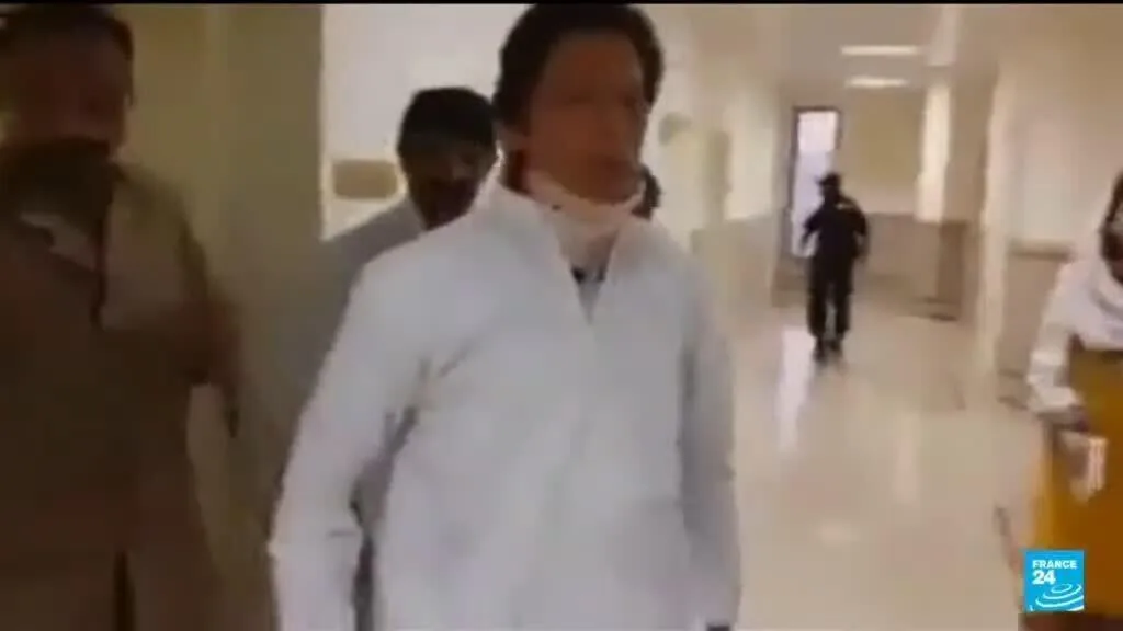 Pakistan : l'ancien Premier ministre Imran Khan reconduit en prison