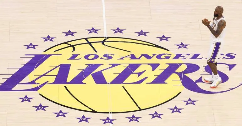 Ex-donos dos Lakers em desacordo sobre vendas de ações