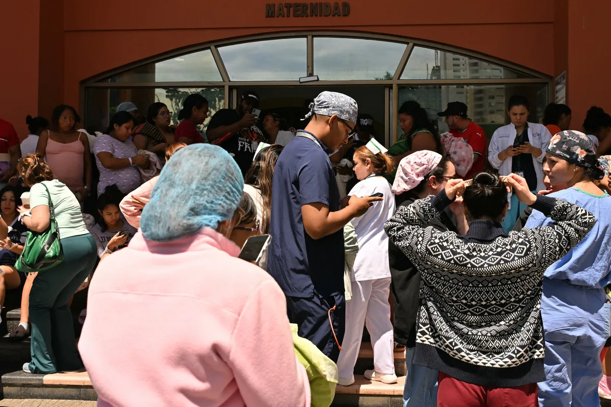 Two powerful earthquakes rock Panama, damaging buildings and roads