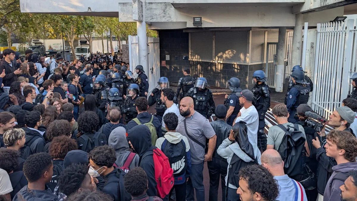 Ce que l’on sait de l’intervention « violente » de la police au lycée Paul-Éluard de Saint-Denis