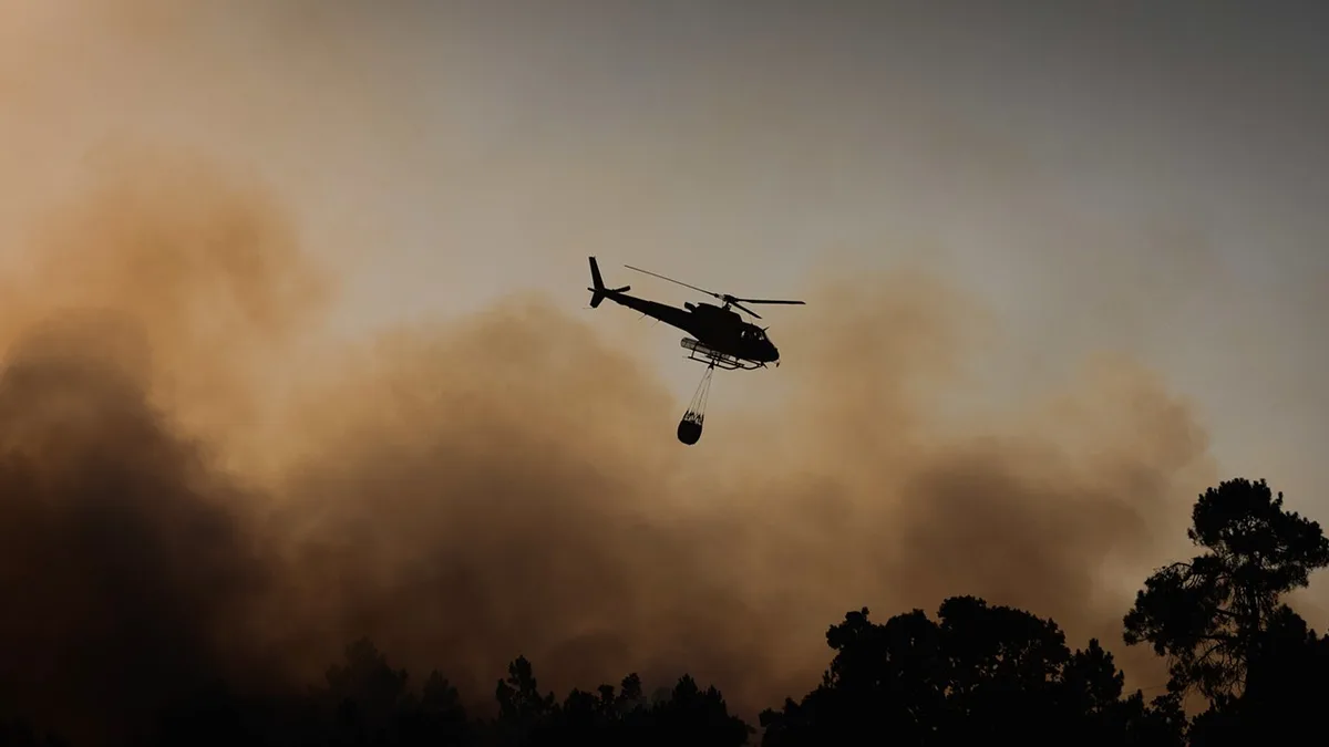 Incêndios: Quatro meios aéreos e 120 operacionais combatem fogo em Arcos de Valdevez