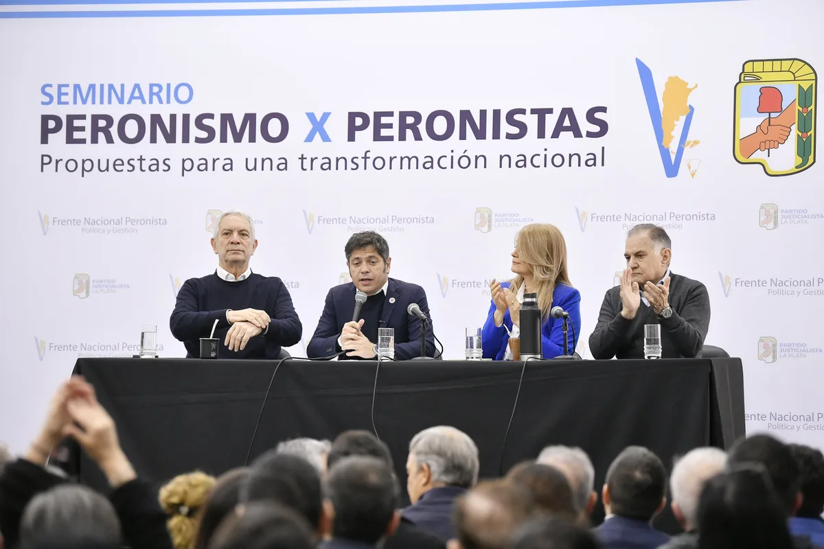 Axel Kicillof tiende puentes con un gobernador crítico de Cristina Kirchner y busca ampliar su armado de cara a 2027
