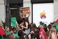 Profesores y alumnos se concentran en Sol por una educación "digna" y "de calidad": "La vocación no hace milagros"