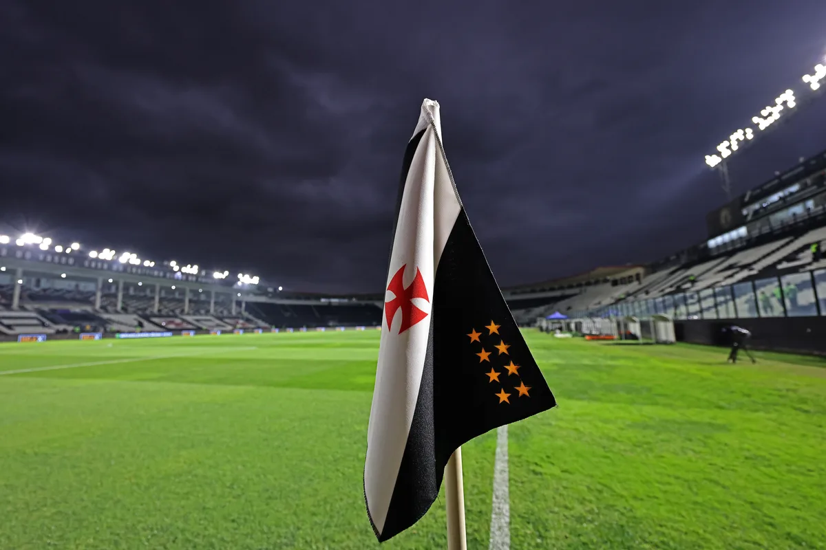 Vasco x Santos no Brasileirão: onde assistir, horário e escalações
