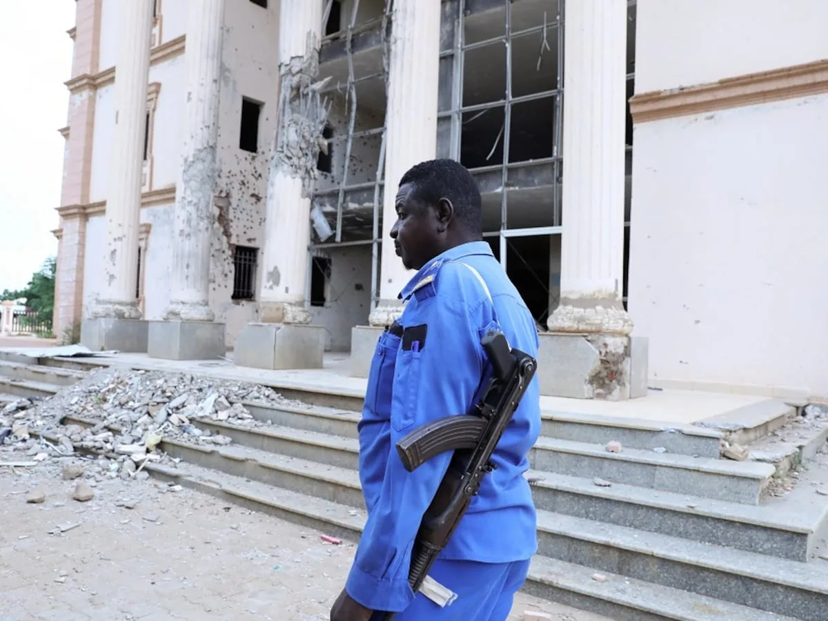 Drone strikes kill 10 at Sudan court and college