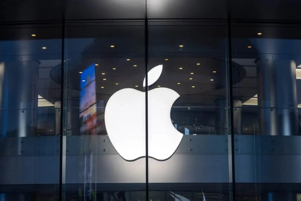 Apple e Samsung desafiam crise dos smartphones e crescem na América Latina