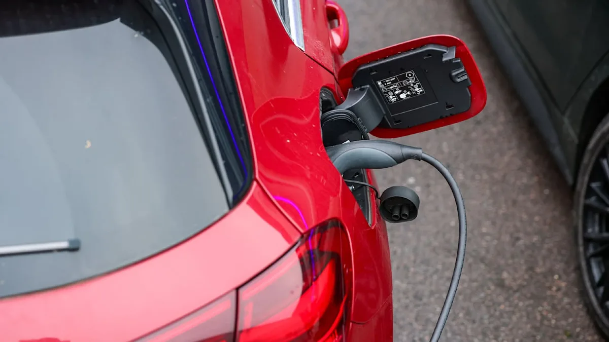 Urteil zu Roaming-Gebühren - Wird öffentliches E-Auto-Laden bald günstiger?