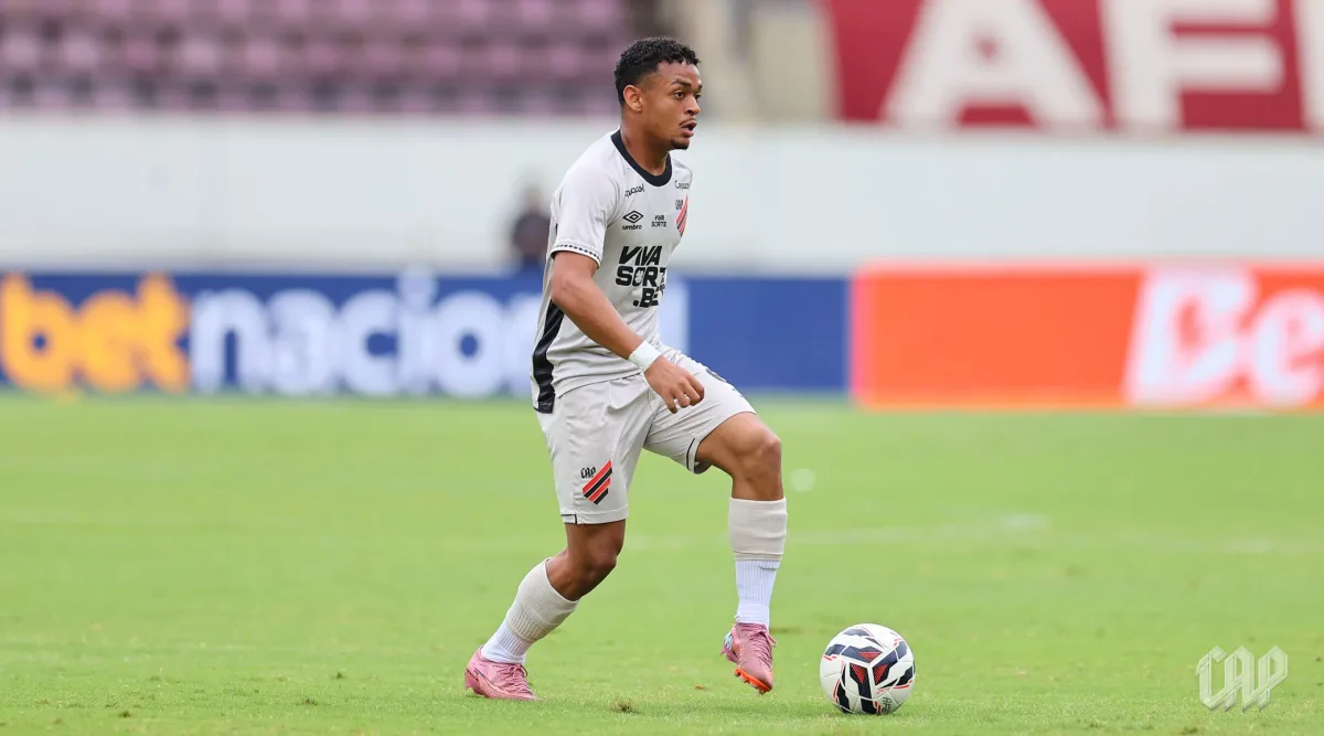 Lateral do Athletico-PR é condenado a 13 anos de prisão por estupro