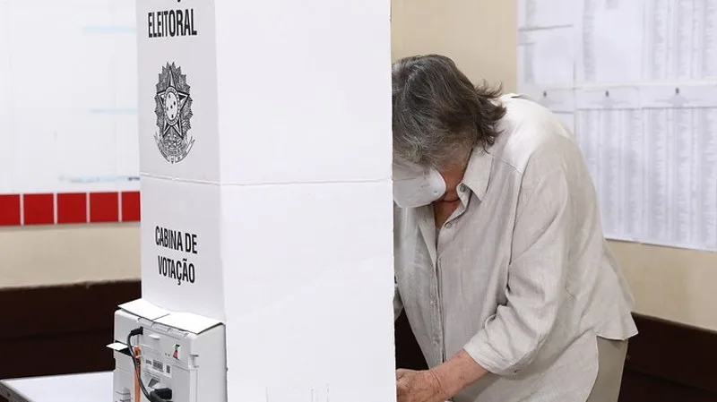 Eleitores com mais de 70 anos ampliam participação nas eleições de 2026