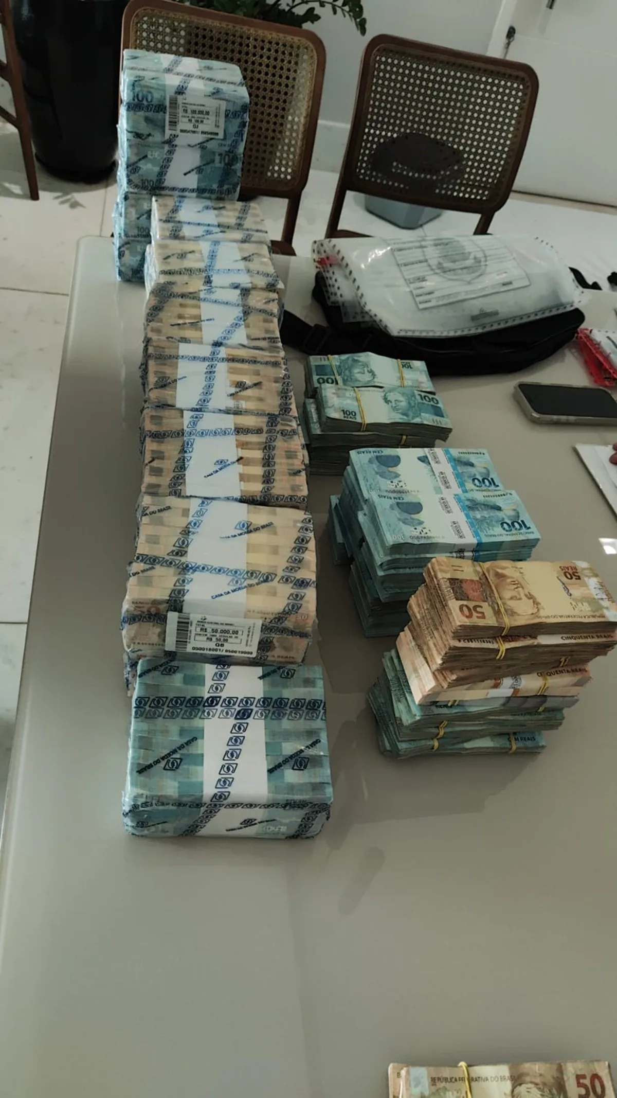 PF apreende R$ 1,5 milhão em espécie e investiga uso de recursos não declarados em campanha eleitoral no RN