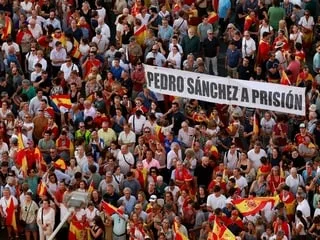 Crise de Ceuta : la droite mobilise massivement contre un Pedro Sanchez de plus en plus isolé