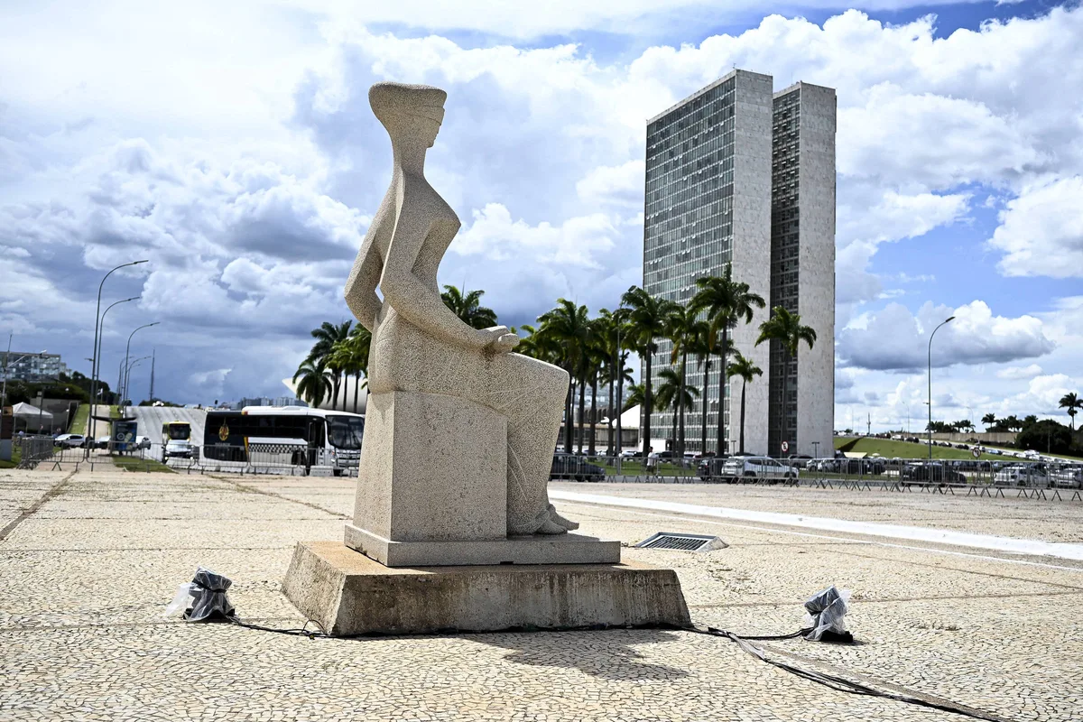 Presidentes de OAB-SP e AASP e diretora da USP falam em seminário da Folha; assista