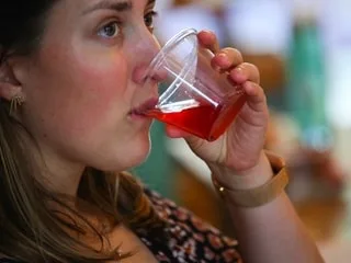 Rappel de produit : vendue partout en France, cette bouteille de Kombucha peut exploser ou vous brûler la peau