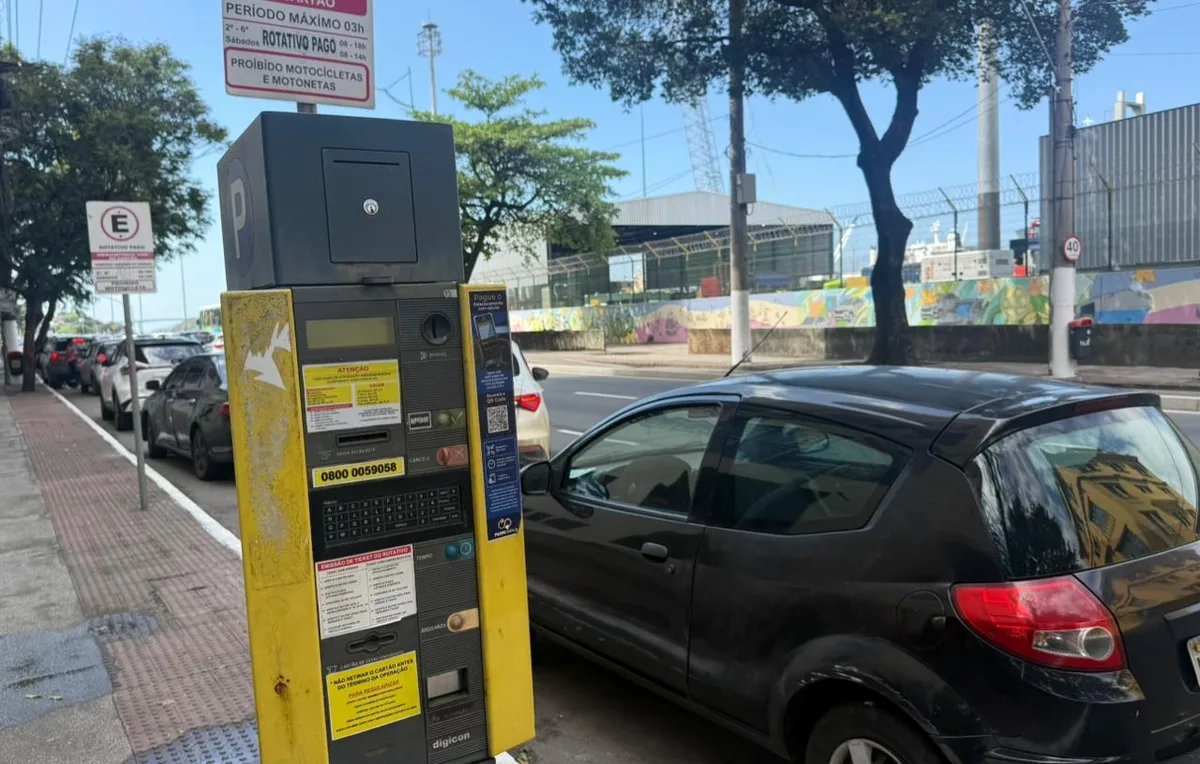 Estacionamento rotativo de Vitória deixa de funcionar neste sábado: veja o que muda
