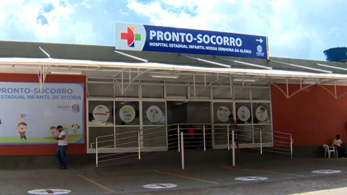 Bebê de 2 meses sofre traumatismo craniano durante agressão à mãe na Serra