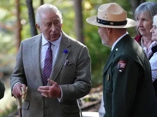 Le frère de la princesse Diana accuse Charles III d’avoir dit qu’elle serait oubliée « bien assez tôt », le roi dément