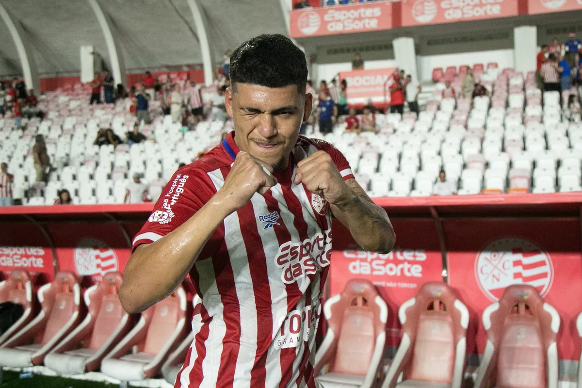 Técnico do Náutico pede cautela com jovens que decidiram últimos jogos: "Ganham menos de R$ 3 mil"