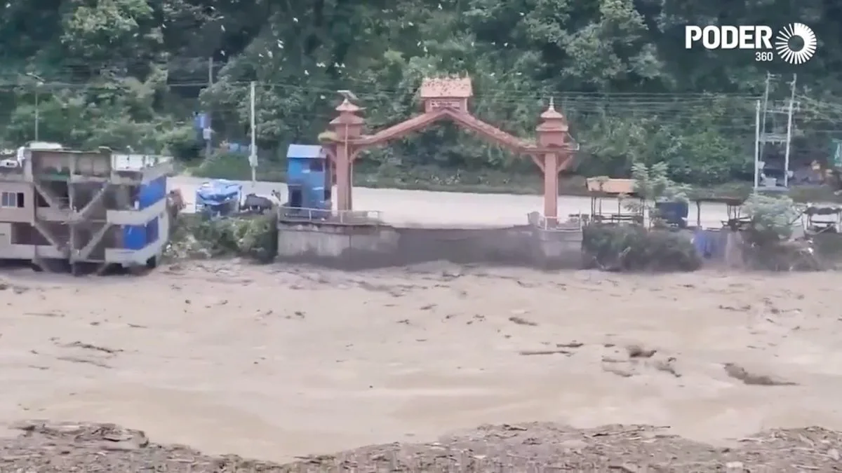 Desprendimento de geleira pode ter causado enchente no Nepal