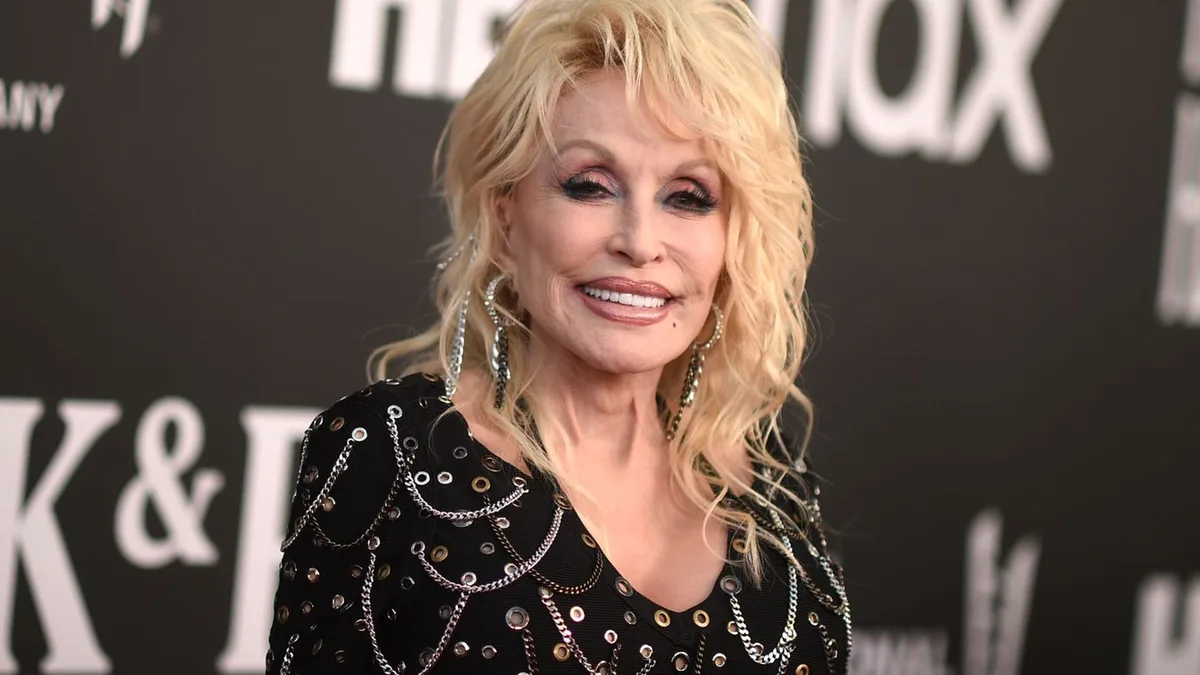 Bestürzung und Tribute: Trauer um Dolly Parton - Trump ordnet Trauerbeflaggung an