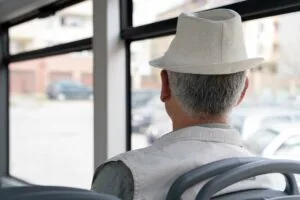 Restrição temporal para desconto em passagens de idosos é ilegal