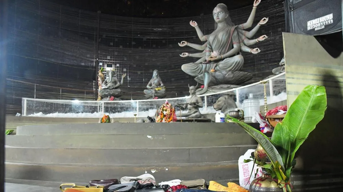 Religious festival crush in Kolkata kills 17: reports