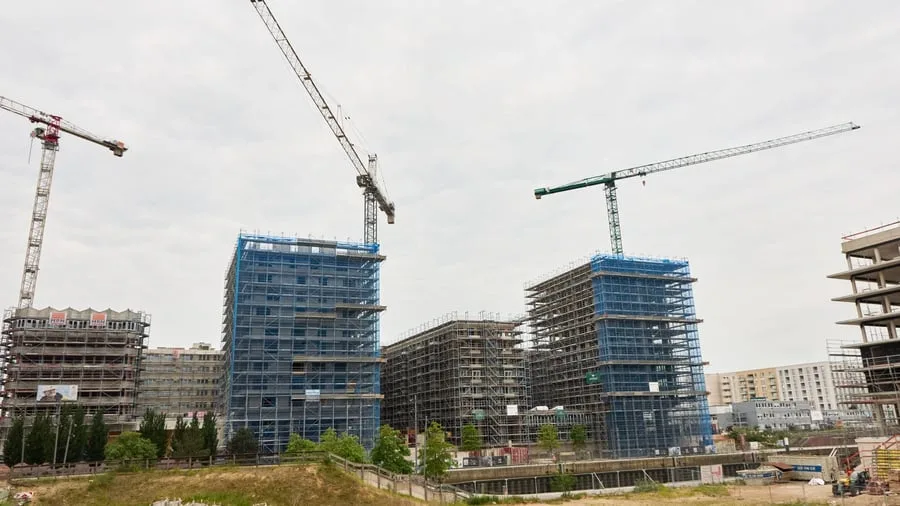 Immobilien: Baubranche legt im Juni kräftig zu – Beschäftigung wächst