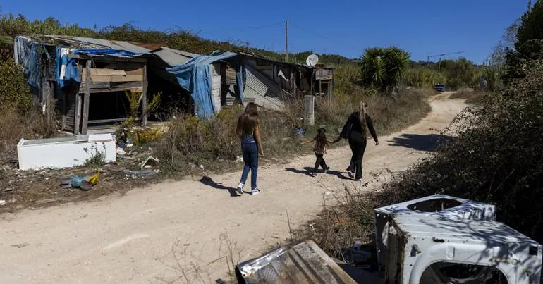 Vila Franca de Xira quer demolir habitações ilegais