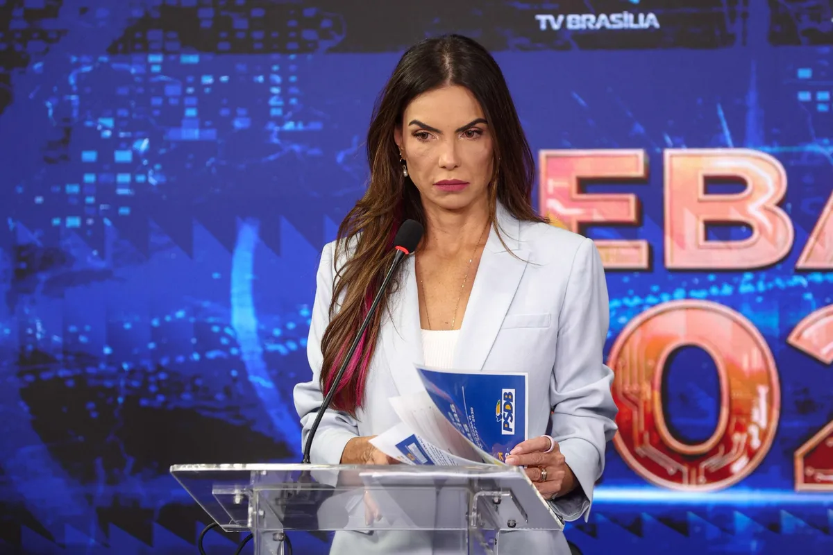 Paula Belmonte diz que "saúde do DF não está na UTI, está intubada"