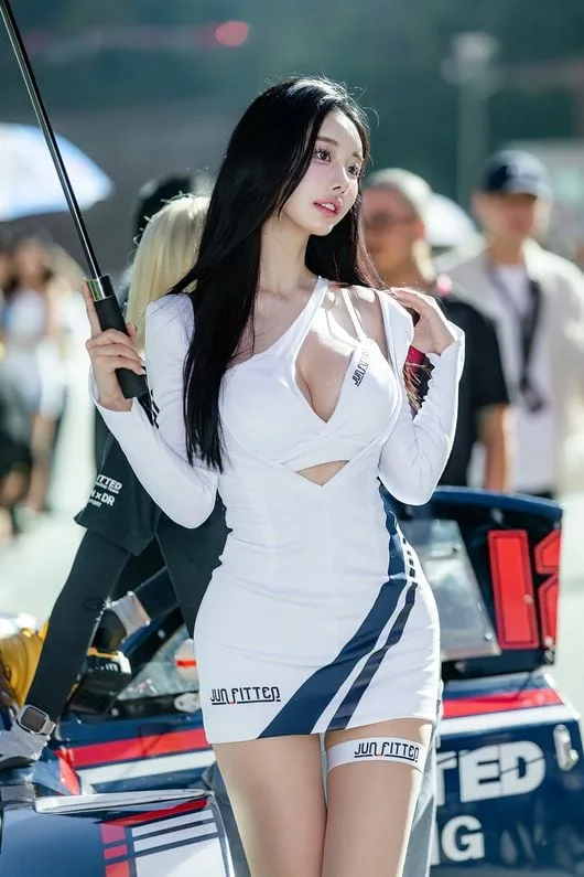 로드걸 김미진, 3년 만에 ROAD FC 복귀…29일 장충체육관서 팬들과 만난다