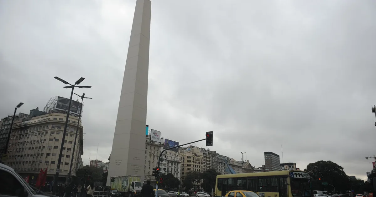 El clima fresco y las nubes se resisten a dejar el AMBA: ¿vuelven las lluvias este fin de semana?