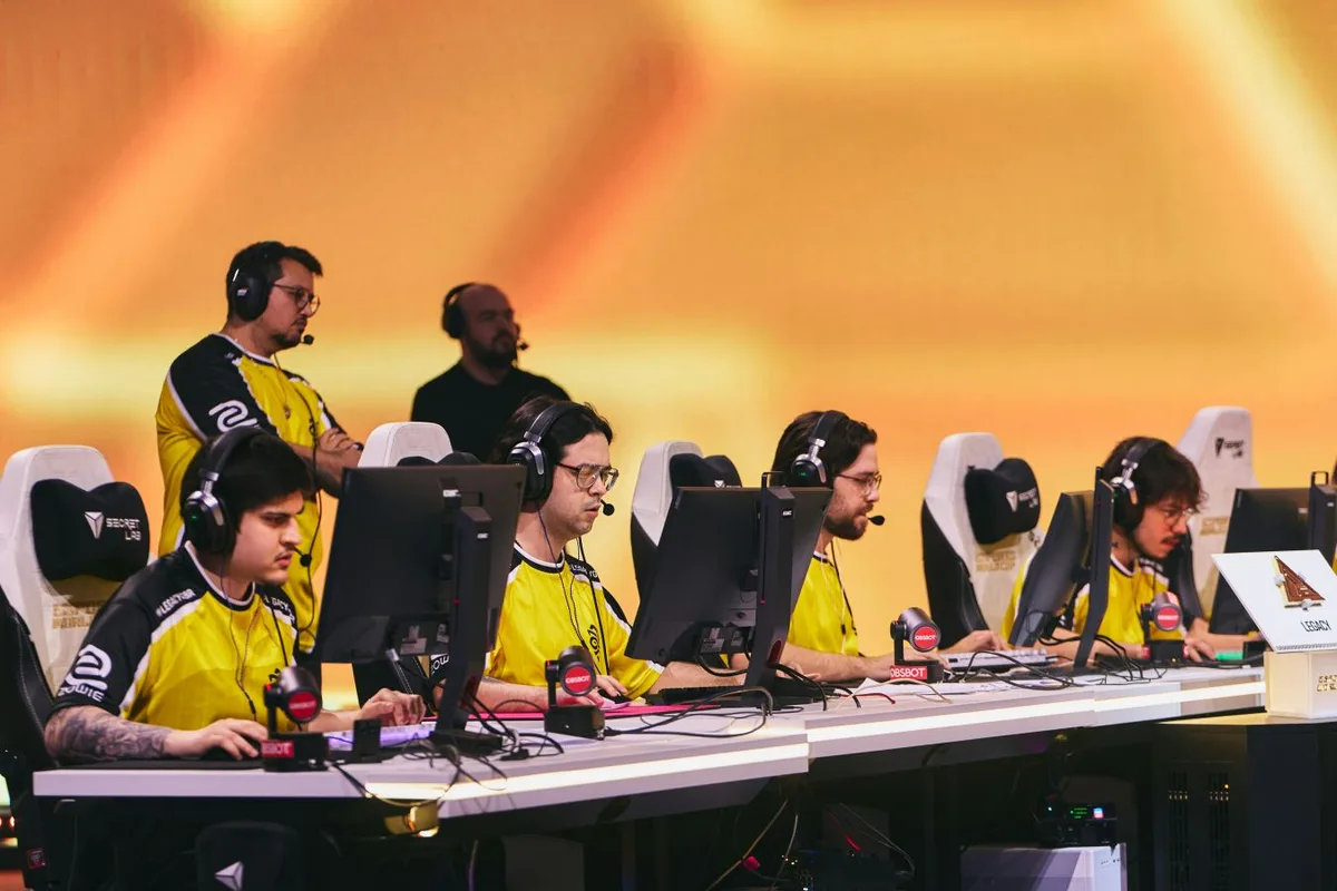 Legacy выбила чемпионов мэйджора Team Falcons с Esports World Cup 2026 по CS 2