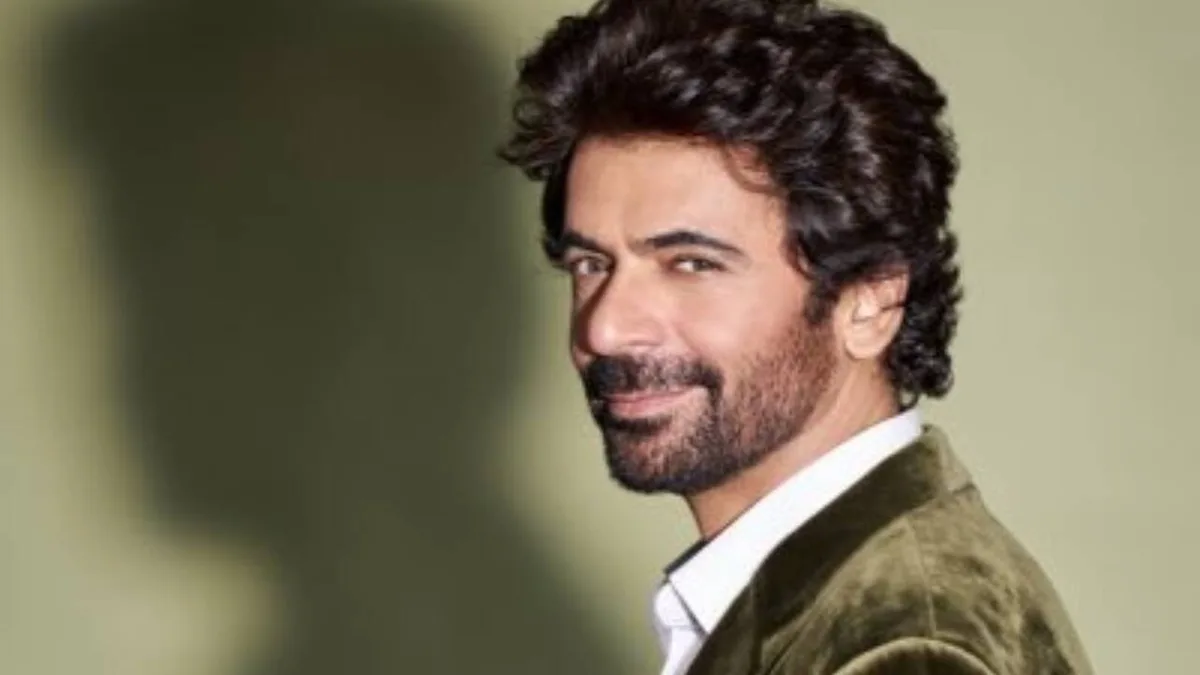 Inside Sunil Grover's Home: murals, mezzanine and theatre; Sachin jersey adds charm