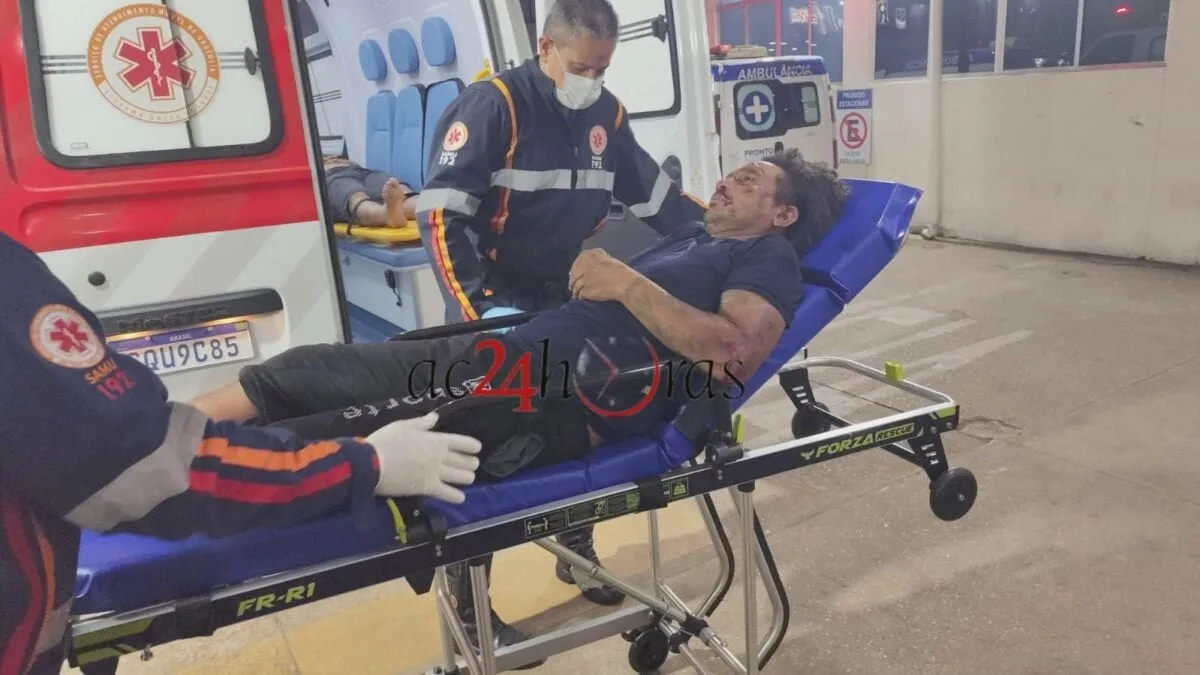 Homem em situação de rua e motociclista ficam feridos após atropelamento na avenida Ceará