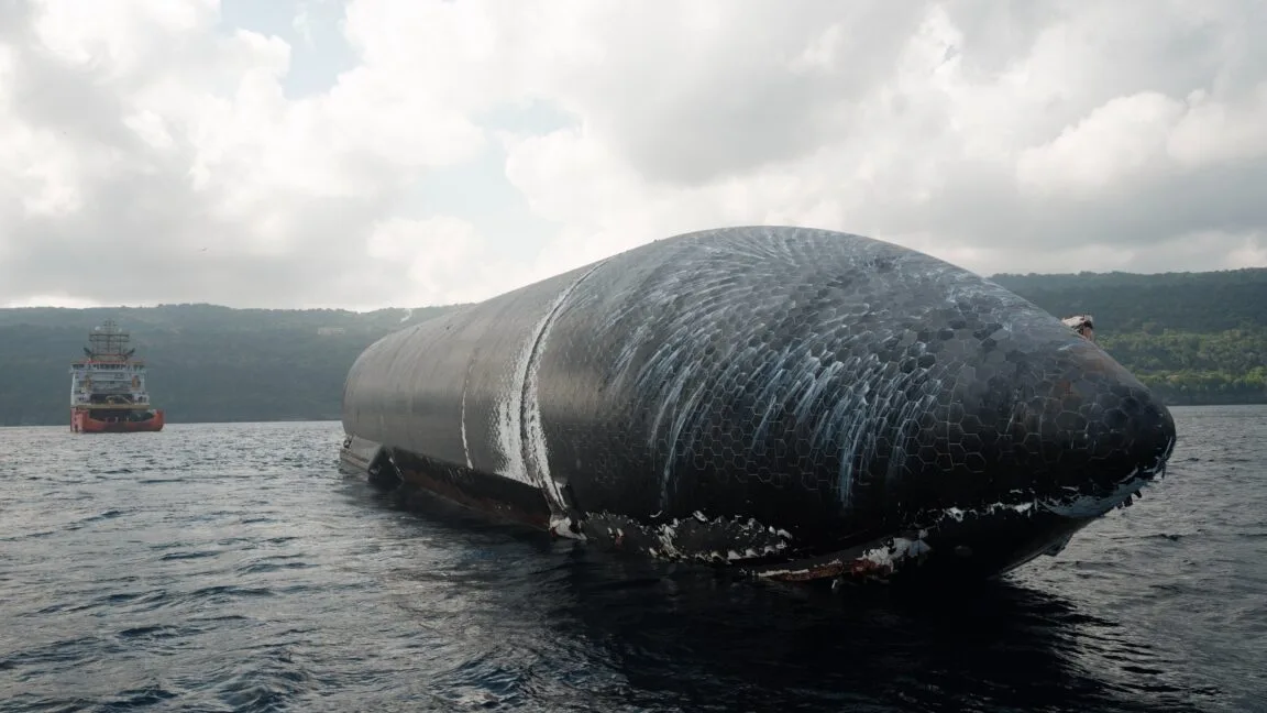 Against all odds, SpaceX finally tugs Starship into port after 24 days at sea