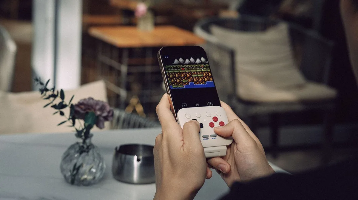 Qué es y cómo funciona FlipPad, el accesorio que convierte teléfonos en un Game Boy
