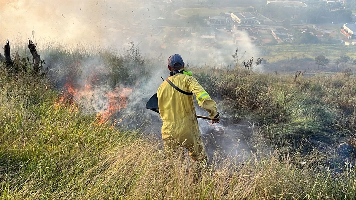 Defesa Civil emite alerta para risco de queimadas no Vale do Paraíba neste domingo