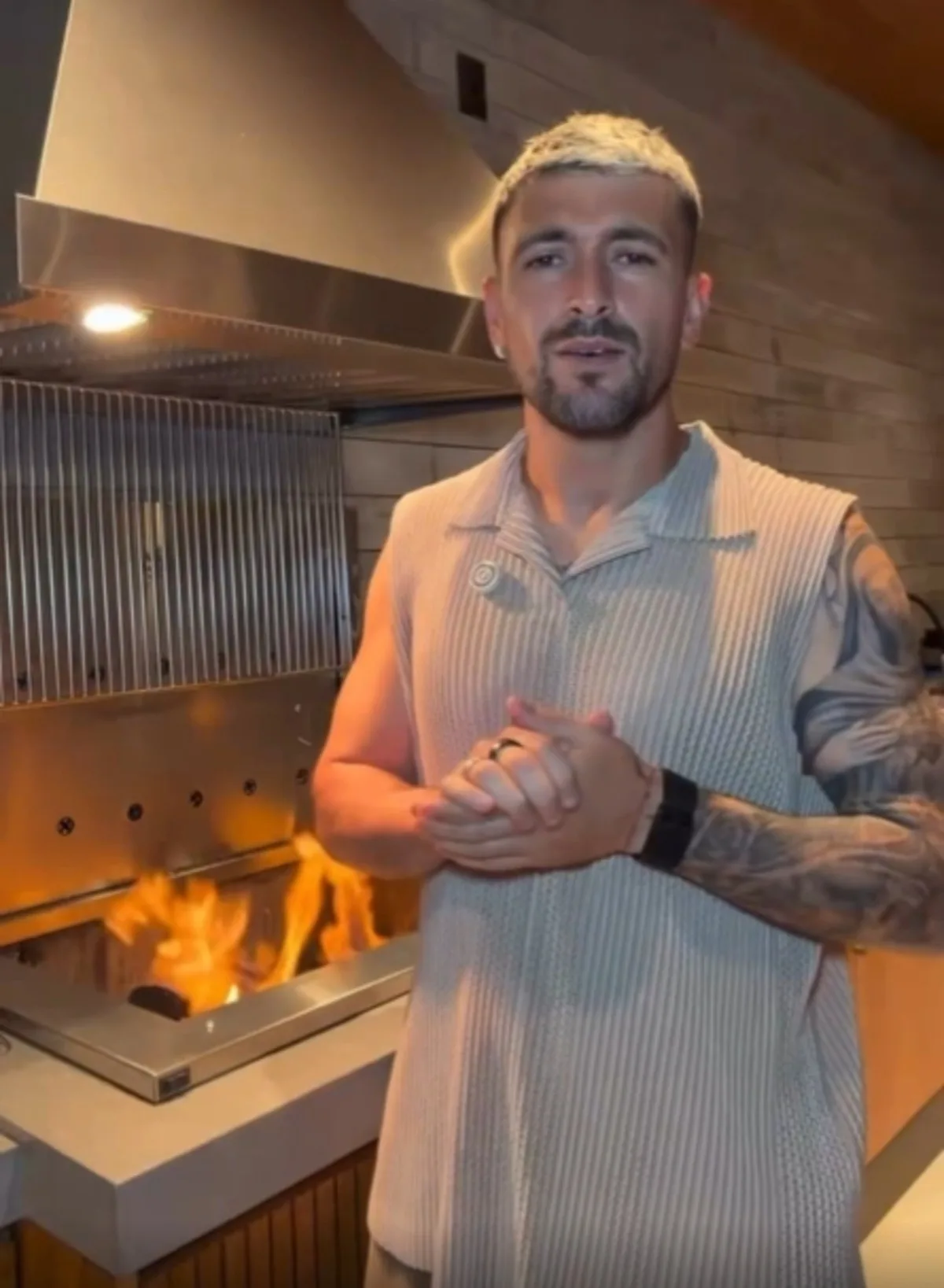 Ao ponto, bem ou mal-passada? Churrasco do Arrascaeta gera debate no Ninho do Urubu