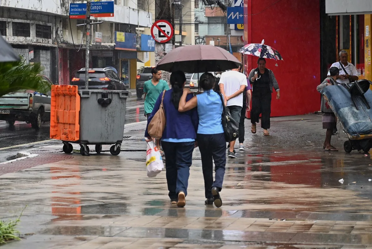 Vitória e Vila Velha registram os maiores volumes de chuva no Brasil